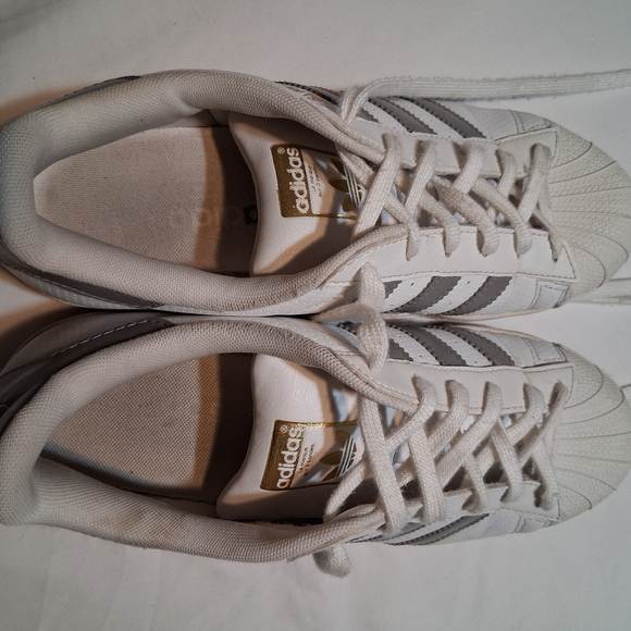 Adidas Originals Superstar White Grey Gold Metallic Sneakers Men 6.5 / Women 7.5 - Picture 9 of 15